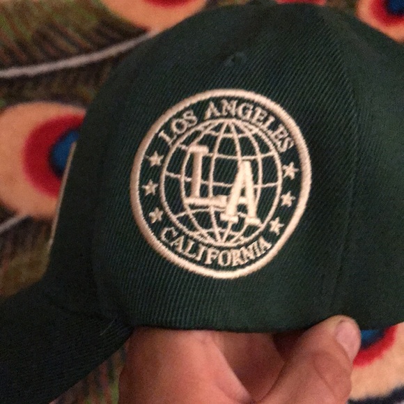 LA hat - Picture 2 of 3